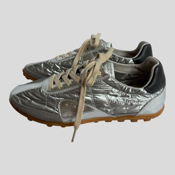 画像2: Retro Quilted Sneakers (2)