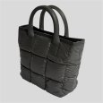 画像2: Quilted Puffy Tote Bag (2)