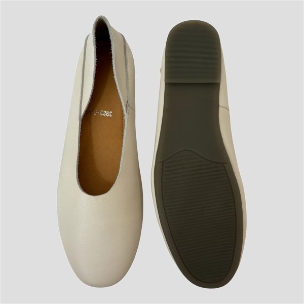 画像4: Ultra-Soft Leather Flat Pumps (4)